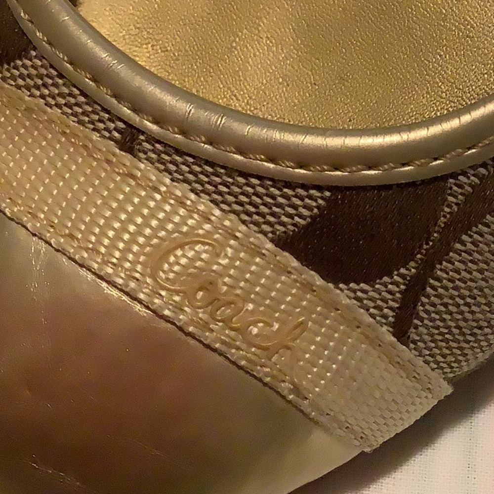 Coach Flats gold/tan signature print , light wear never - Picture 6 of 6